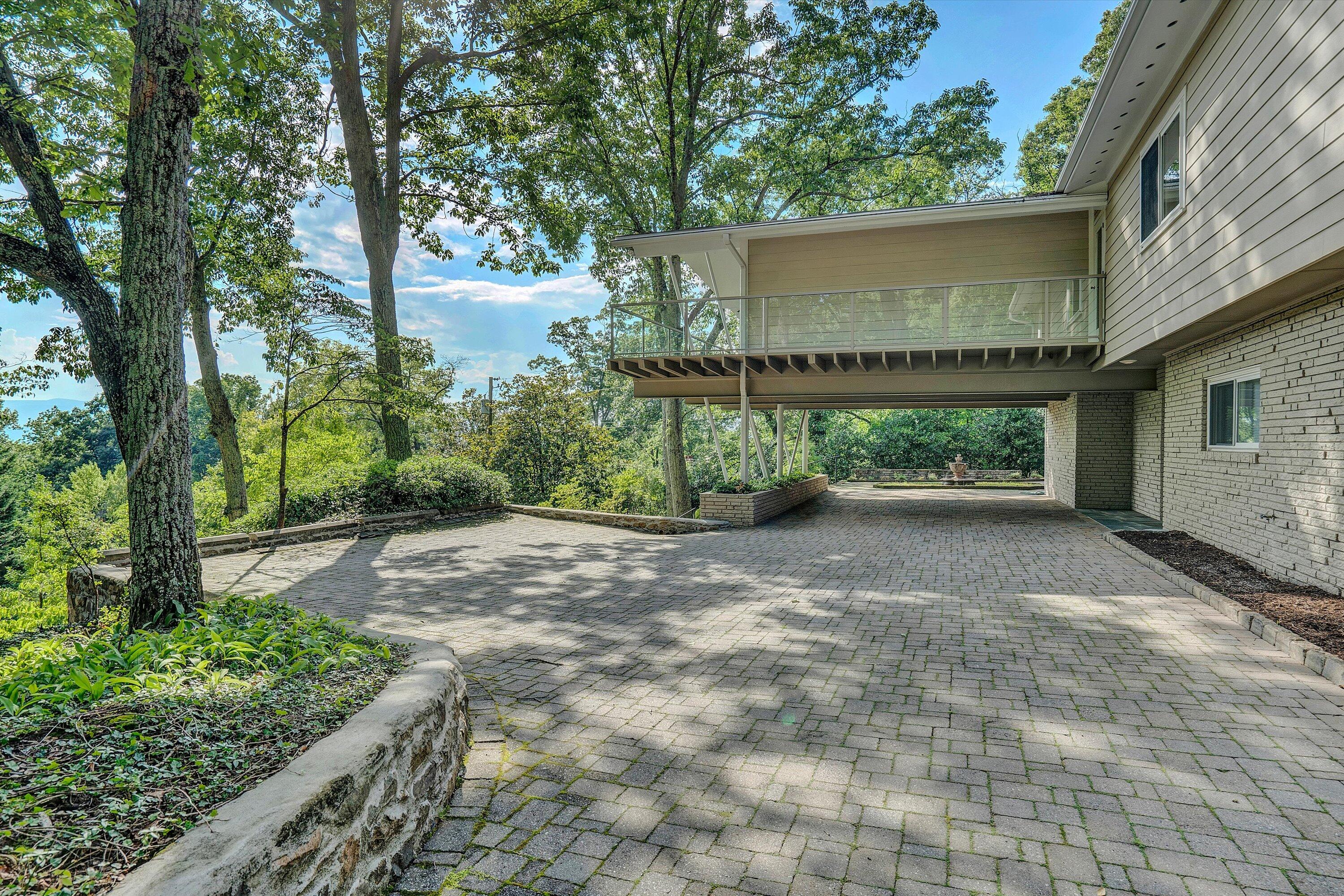 3322 West Ridge Road Southwest Roanoke, VA 24014 - Photo 4 of 5 4-DSC00535