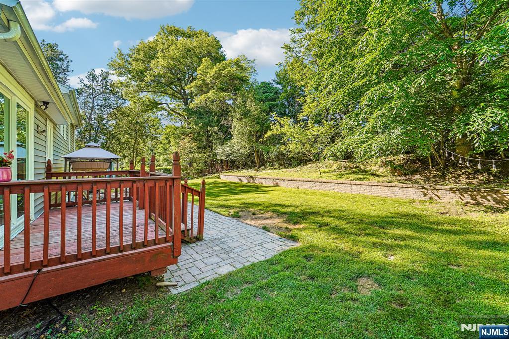158 Morningside Road Paramus, NJ 07652 - Photo 24 of 31