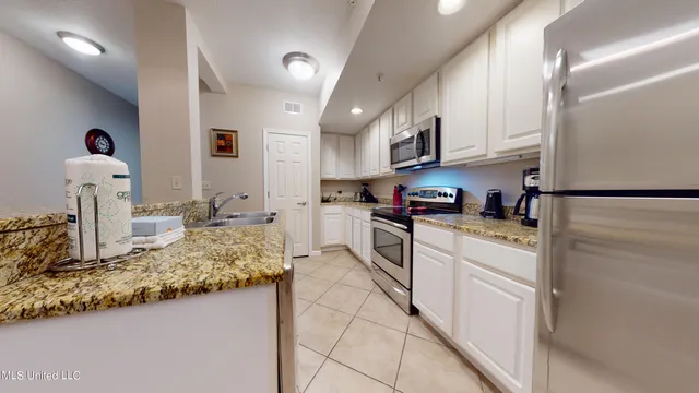 $2,995 | 2228 Beach Drive, Unit 506, Gulfport, MS 39507