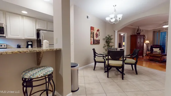 $2,995 | 2228 Beach Drive, Unit 506, Gulfport, MS 39507