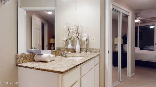 $2,995 | 2228 Beach Drive, Unit 506, Gulfport, MS 39507