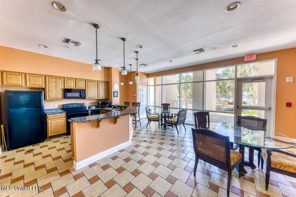 $2,995 | 2228 Beach Drive, Unit 506, Gulfport, MS 39507