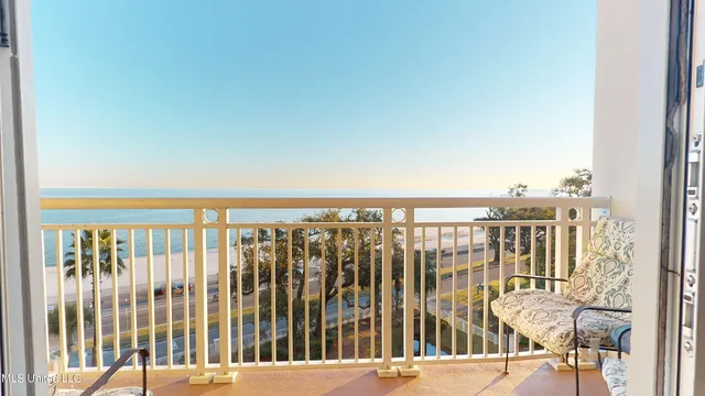 $2,995 | 2228 Beach Drive, Unit 506, Gulfport, MS 39507