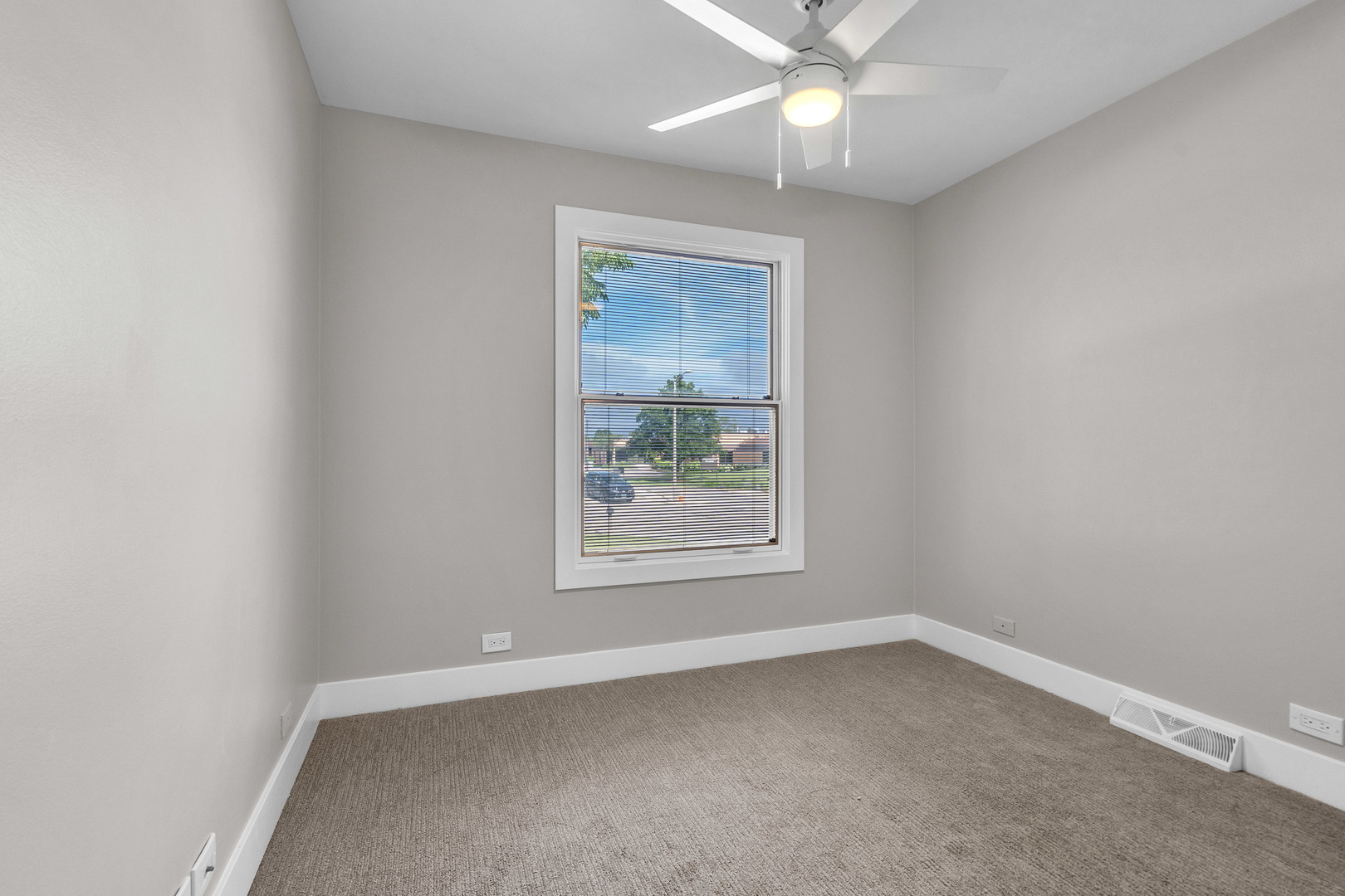 440 Huehl Road Northbrook, IL 60062 - Photo 17 of 30 Gallery Image 17
