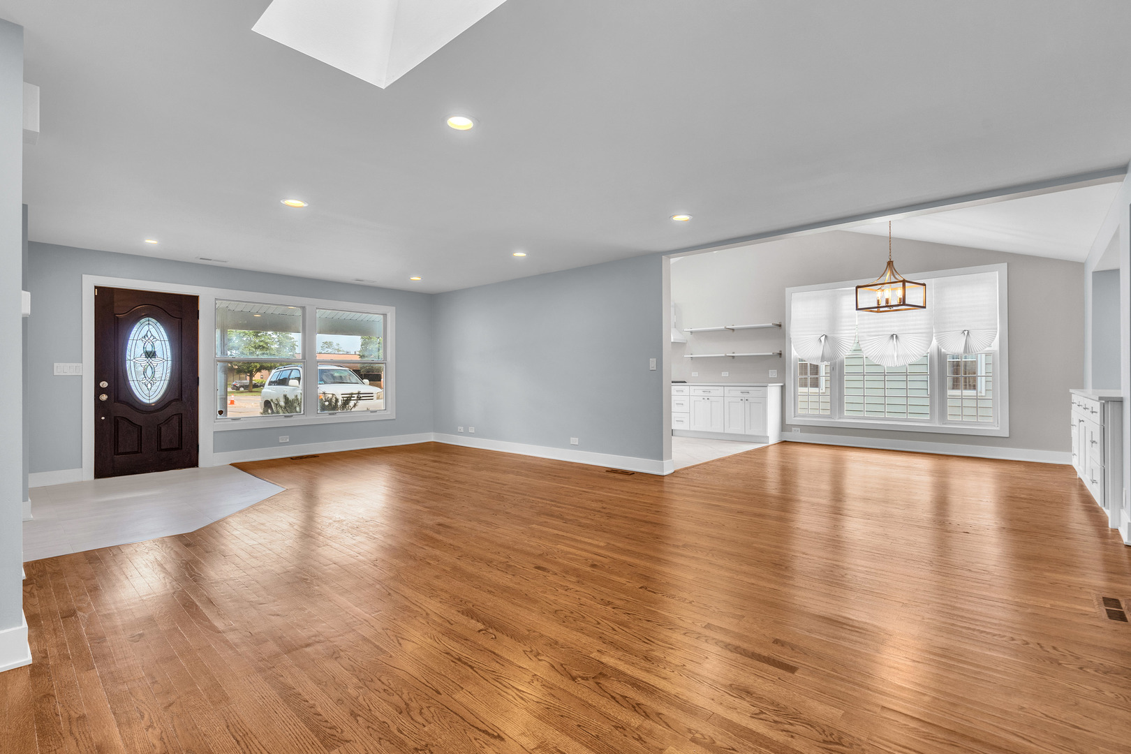 440 Huehl Road Northbrook, IL 60062 - Photo 5 of 30 Gallery Image 5
