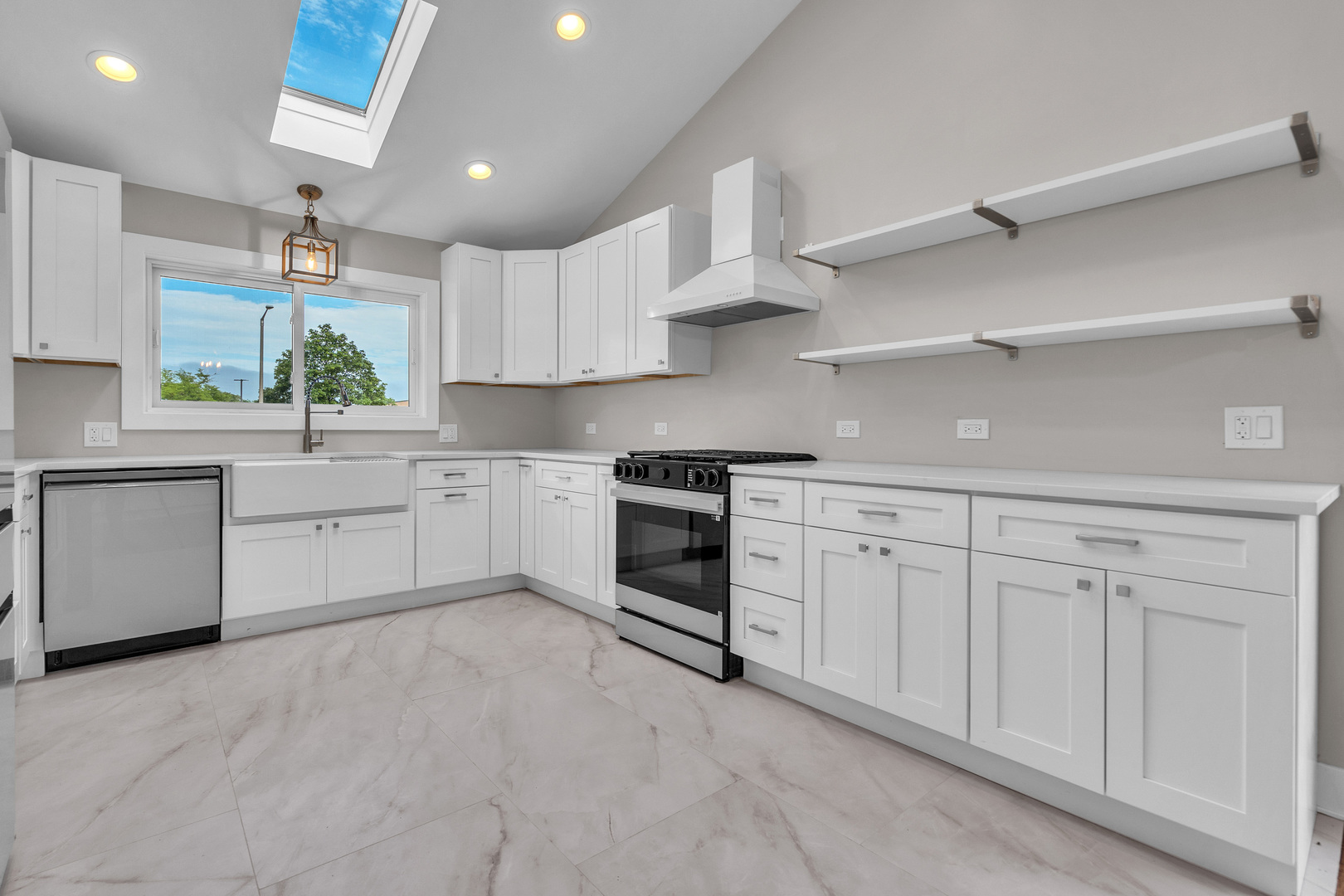 440 Huehl Road Northbrook, IL 60062 - Photo 9 of 30 Gallery Image 9