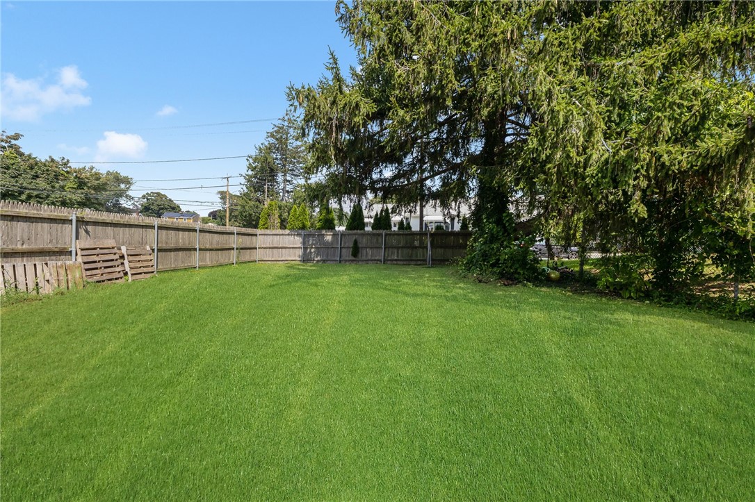 824 Main Road Tiverton, RI 02878 - Photo 30 of 37