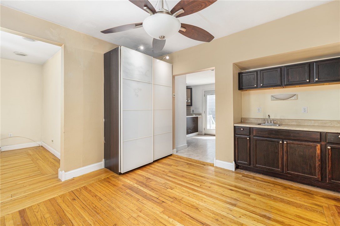 824 Main Road Tiverton, RI 02878 - Photo 6 of 37