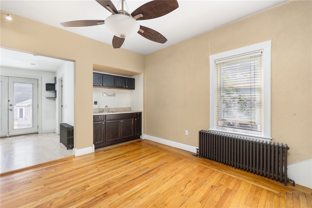 824 Main Road Tiverton, RI 02878 - Photo 7 of 37