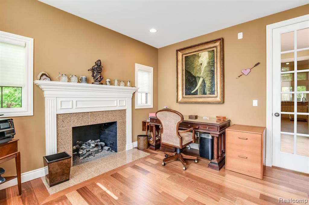 661 Langley Road Rochester Hills, MI 48309 - Photo 12 of 41