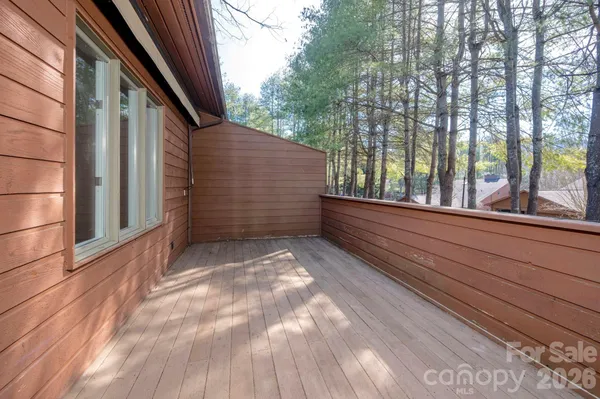 a view of a pathway of a house