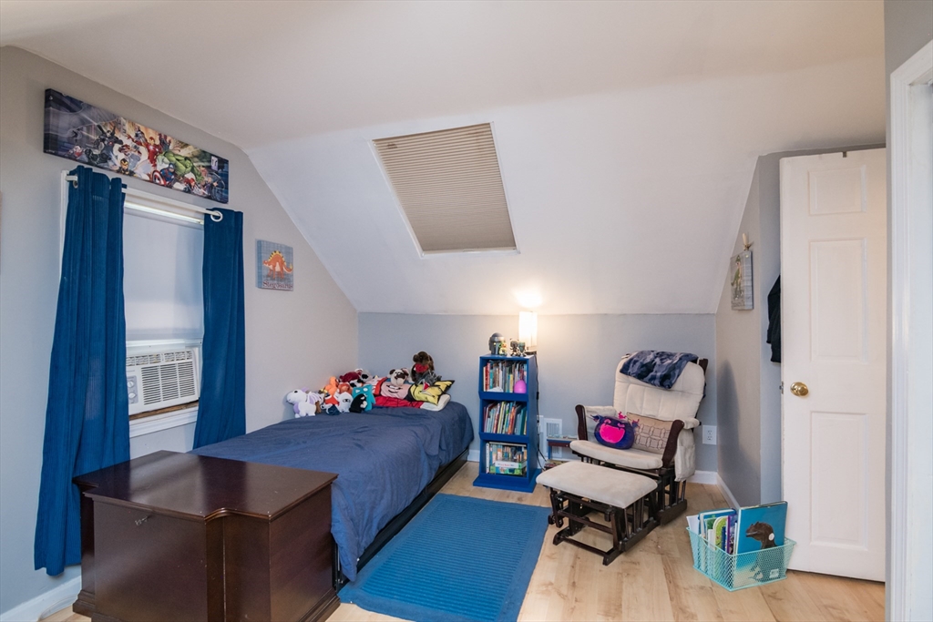 222 Plumtree Road Springfield, MA 01118 - Photo 14 of 22