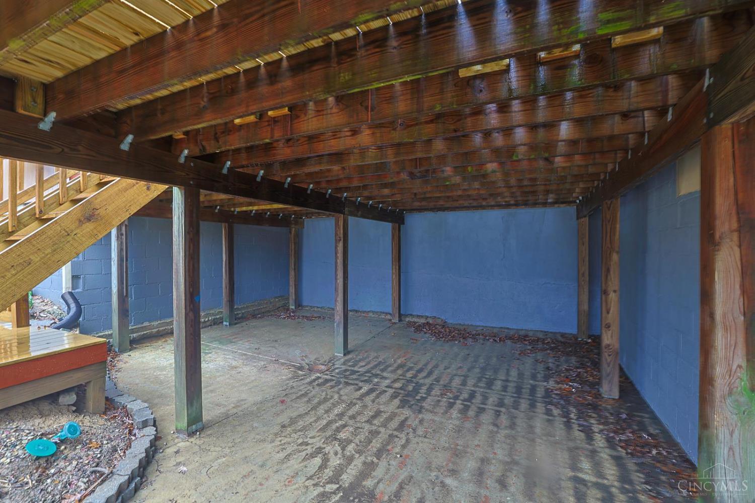 8877 Wuest Road Cincinnati, OH 45251 - Photo 51 of 64