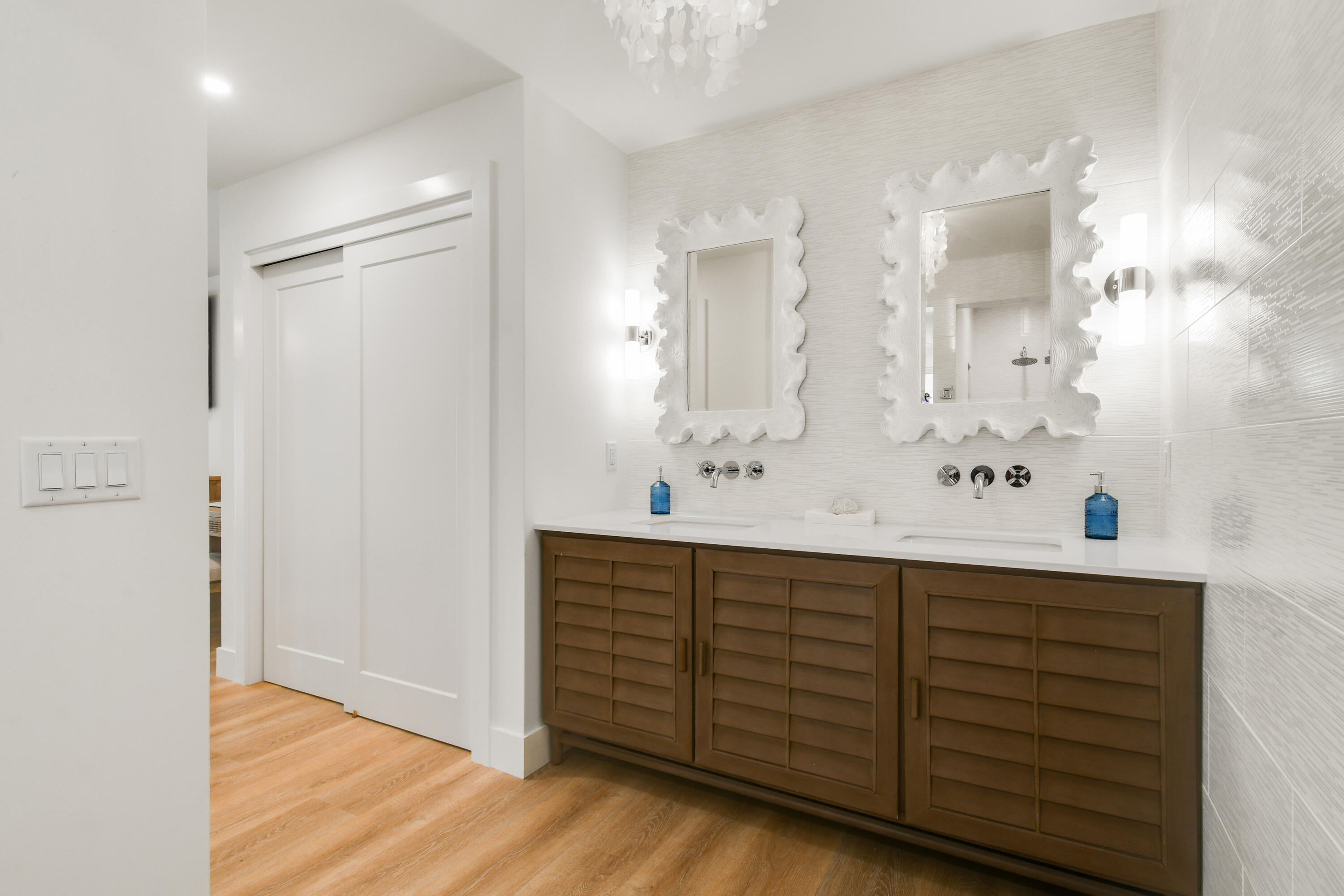 1091 Singer Drive Singer Island, FL 33404 - Photo 23 of 46 DSC_4604