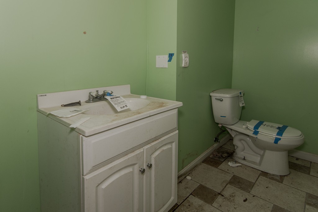 160 North A N Shore Road, Unit A Derry, NH 03038 - Photo 17 of 30