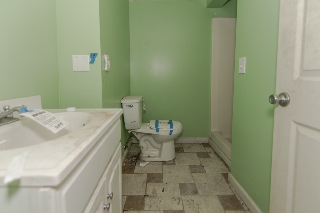 160 North A N Shore Road, Unit A Derry, NH 03038 - Photo 18 of 30