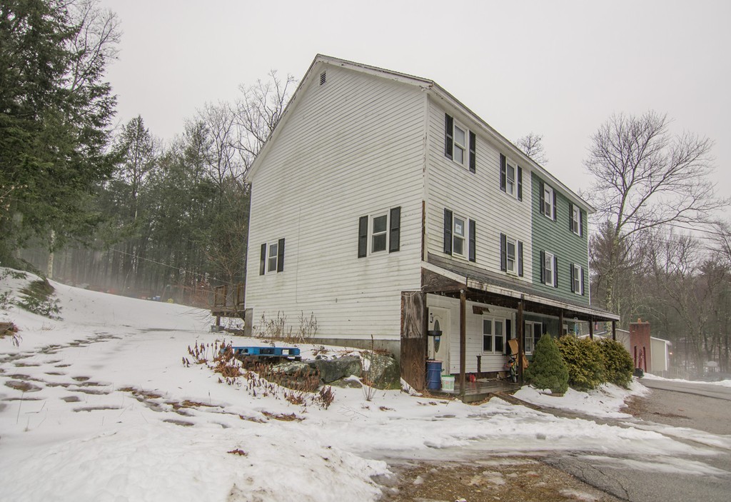 160 North A N Shore Road, Unit A Derry, NH 03038 - Photo 3 of 30
