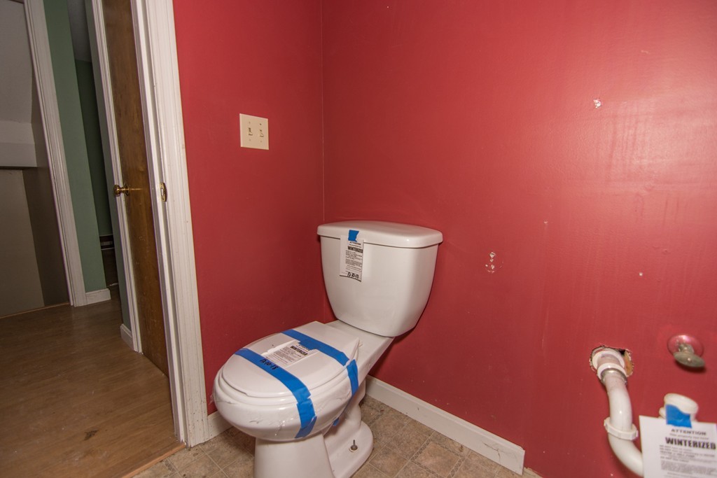 160 North A N Shore Road, Unit A Derry, NH 03038 - Photo 10 of 30