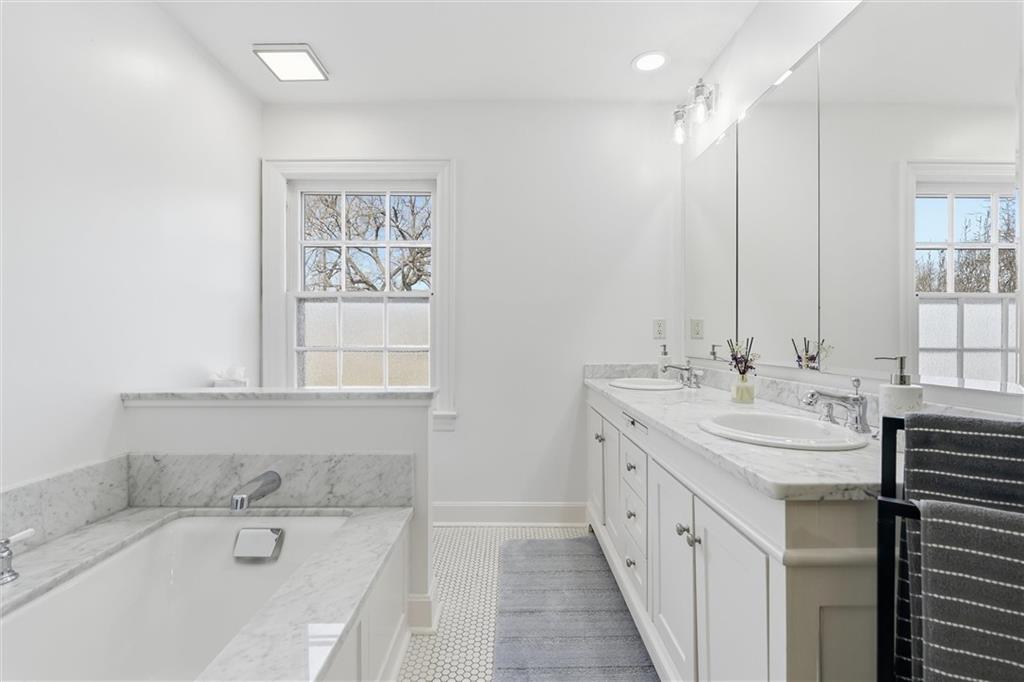 1217 West 58th Street Kansas City, MO 64113 - Photo 22 of 48