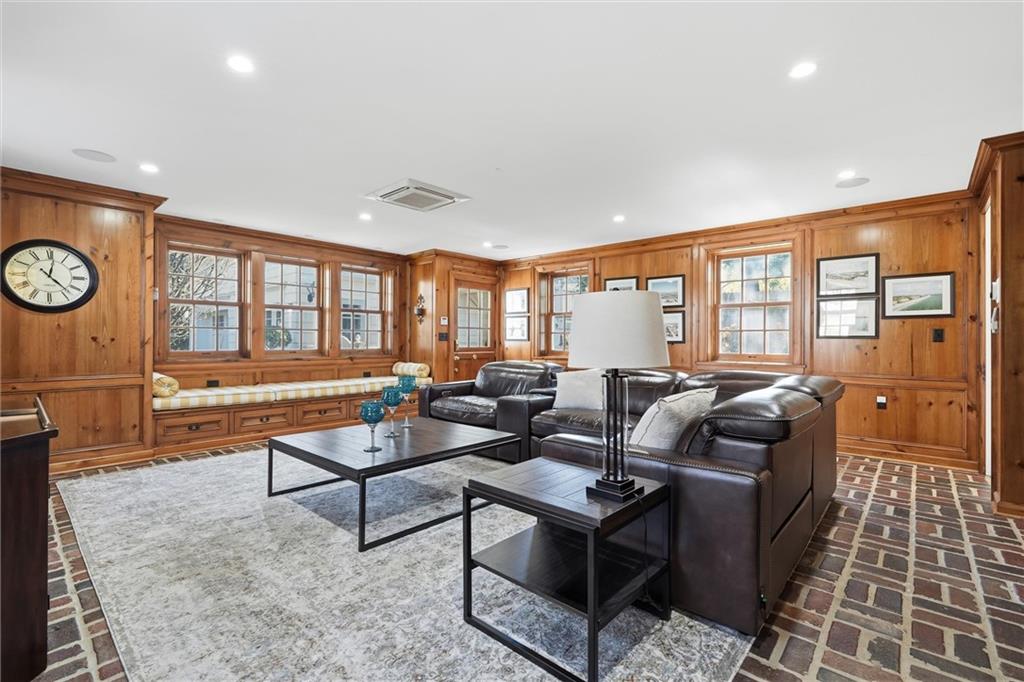 1217 West 58th Street Kansas City, MO 64113 - Photo 6 of 48