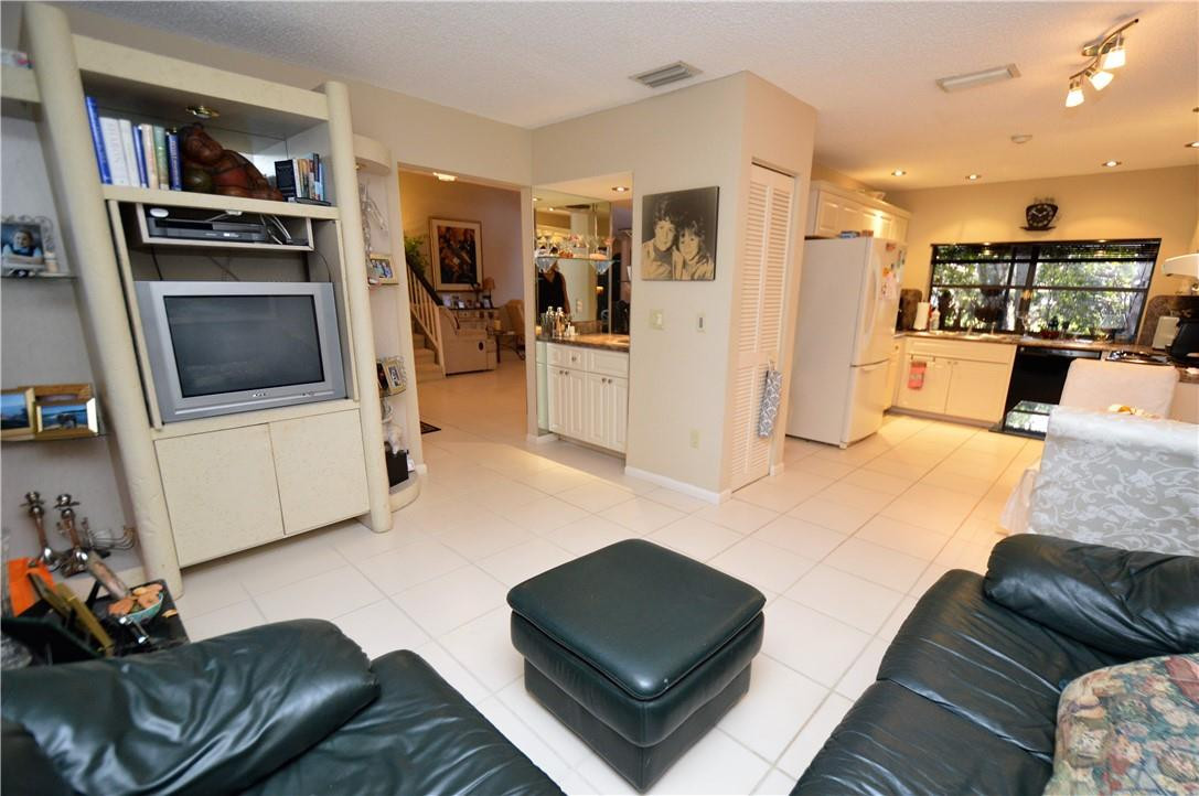6166 Via Laguna Lane Boca Raton, FL 33433 - Photo 4 of 33 Photo 4
