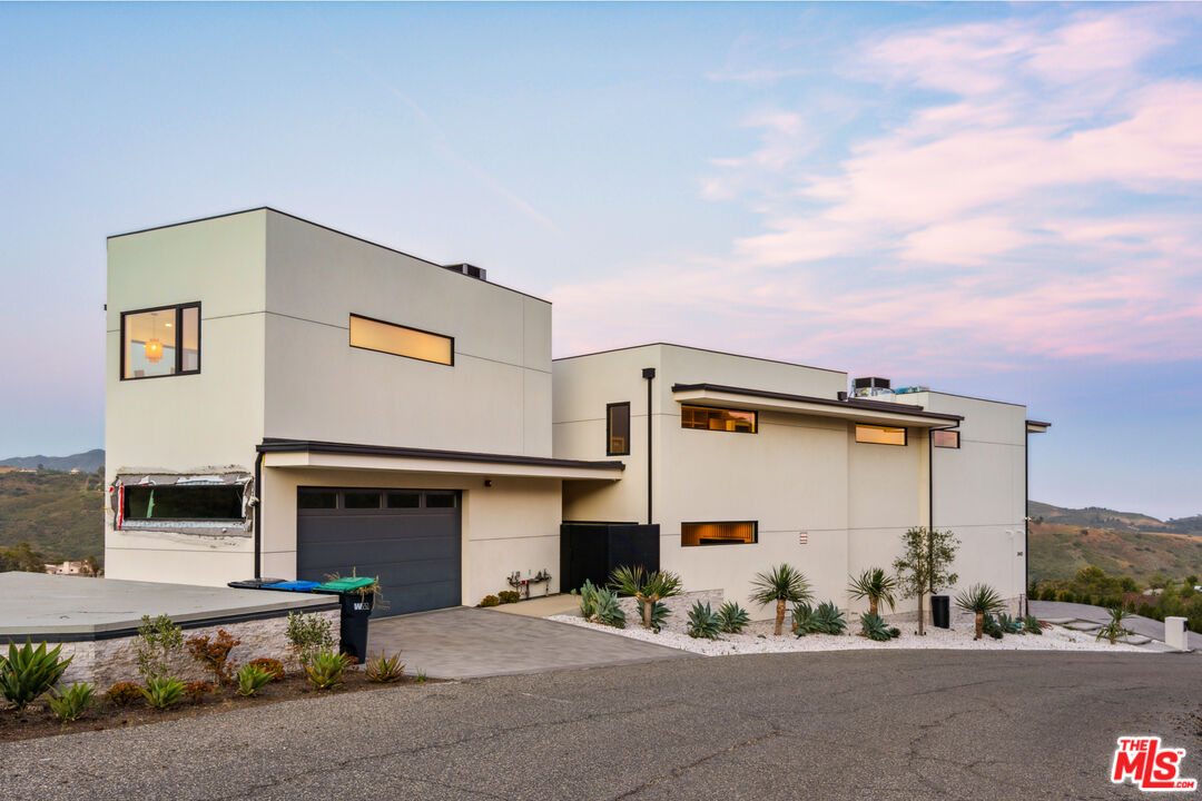 33433 Decker School Road Malibu, CA 90265 - Photo 52 of 53