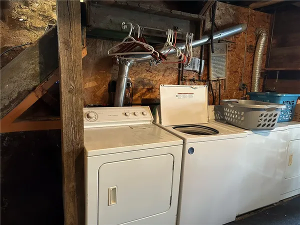 $1,350 | 1878 Ridge Road, Webster, NY 14580