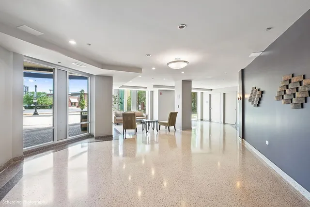 $2,800 | 437 West Division Street, Unit 806, Chicago, IL 60610