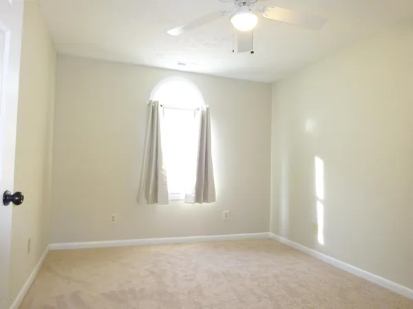 $1,400 | 122 Basswood Court, Jacksonville, NC 28546