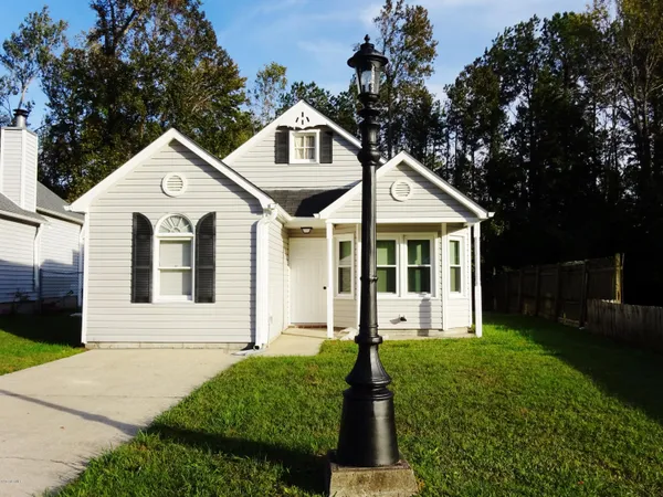 $1,400 | 122 Basswood Court, Jacksonville, NC 28546