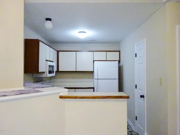 $1,400 | 122 Basswood Court, Jacksonville, NC 28546