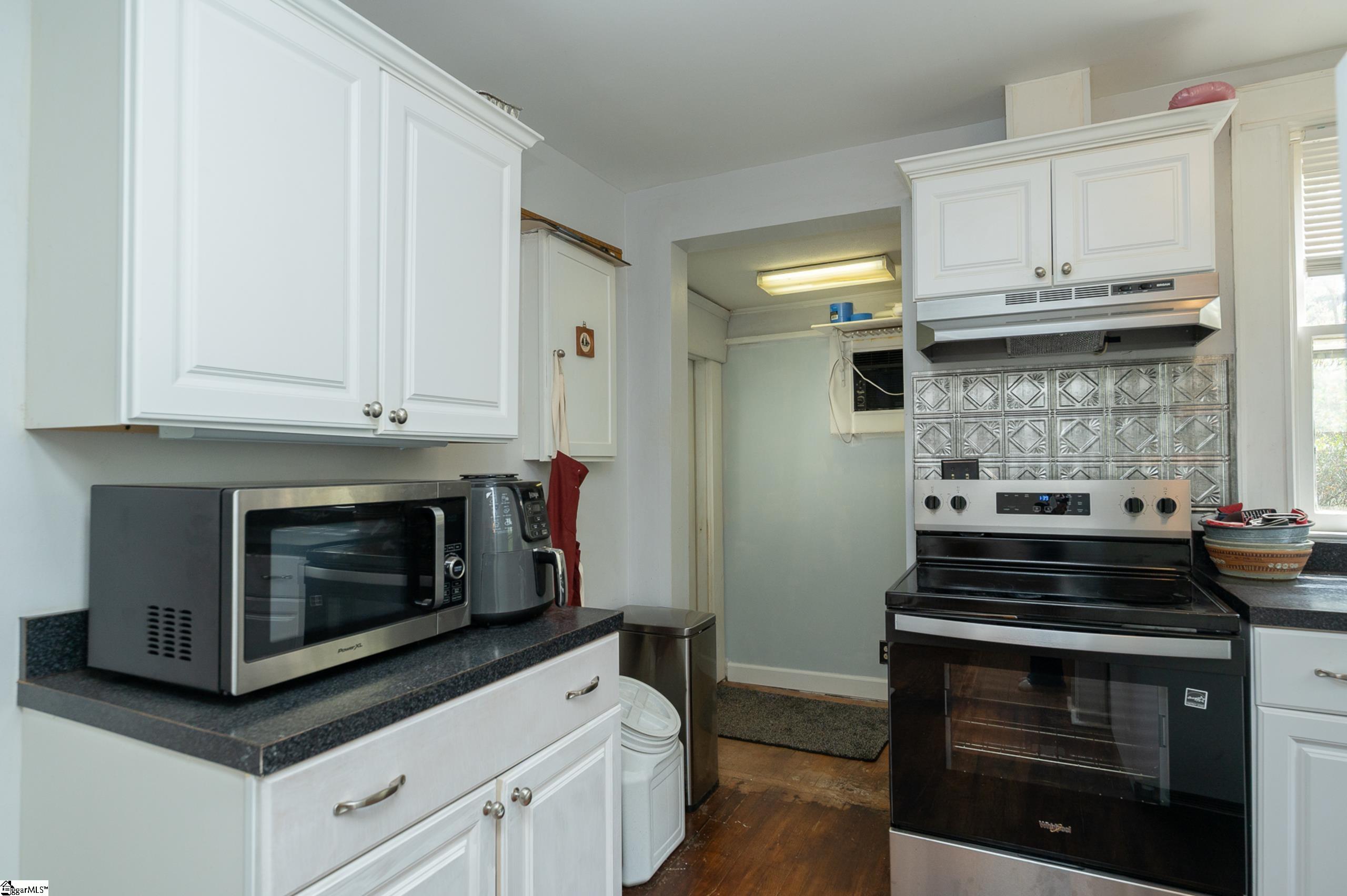 135 Keith Drive Greenville, SC 29607 - Photo 12 of 19