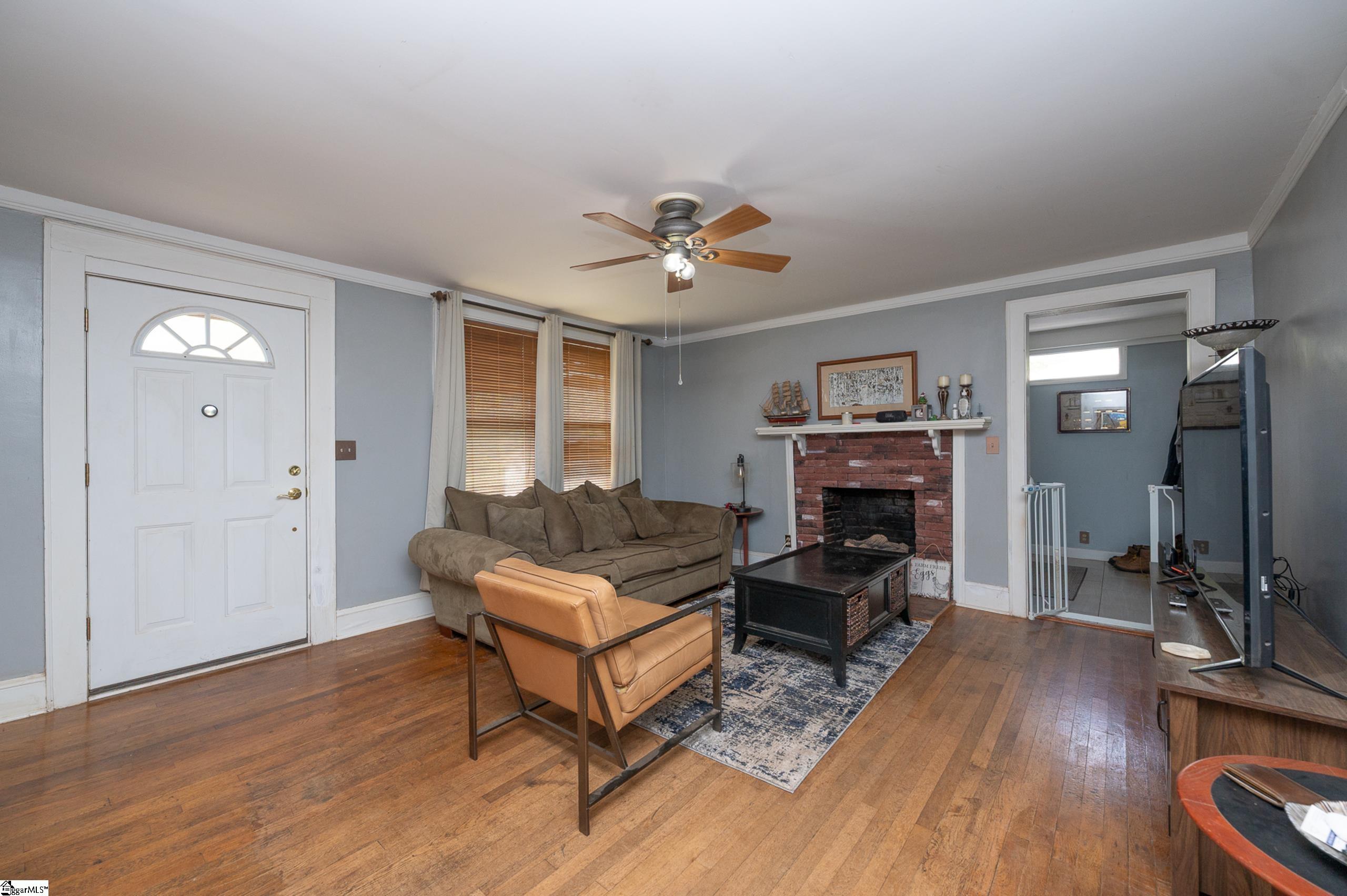 135 Keith Drive Greenville, SC 29607 - Photo 3 of 19
