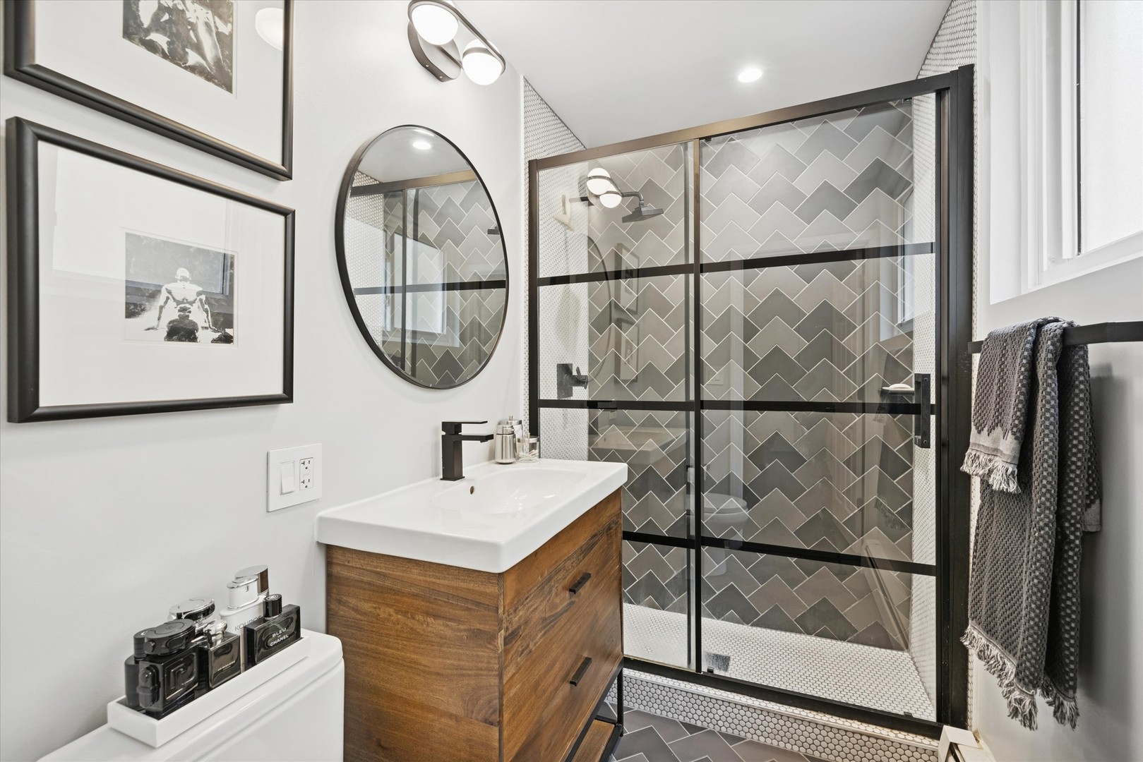 2726 Central Street, Unit 2D Evanston, IL 60201 - Photo 14 of 18