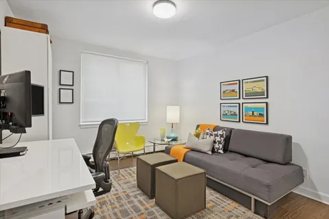 $300,000 | 2726 Central Street, Unit 2D, Evanston, IL 60201