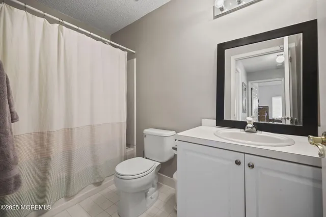 $445,000 | 2 Madison Court, Tinton Falls, NJ 07712