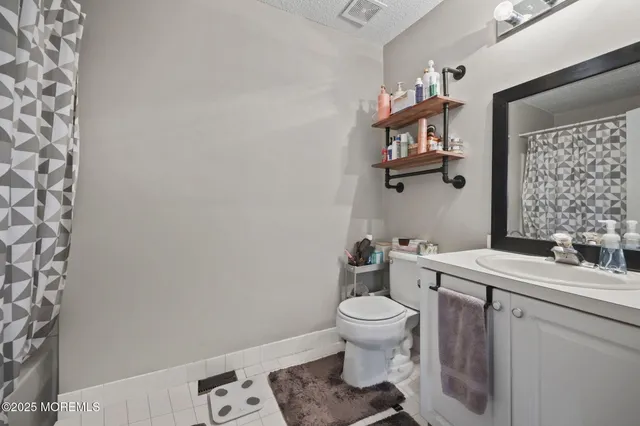 $445,000 | 2 Madison Court, Tinton Falls, NJ 07712