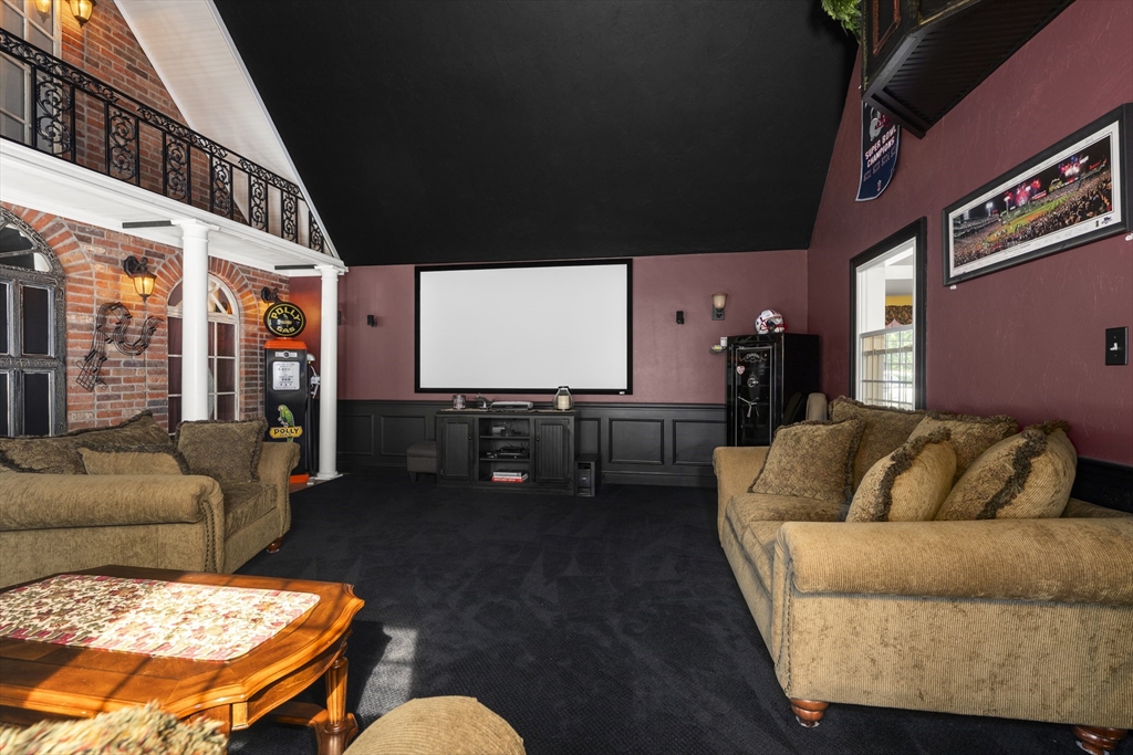 70 Ellis Road Southbridge, MA 01550 - Photo 11 of 41