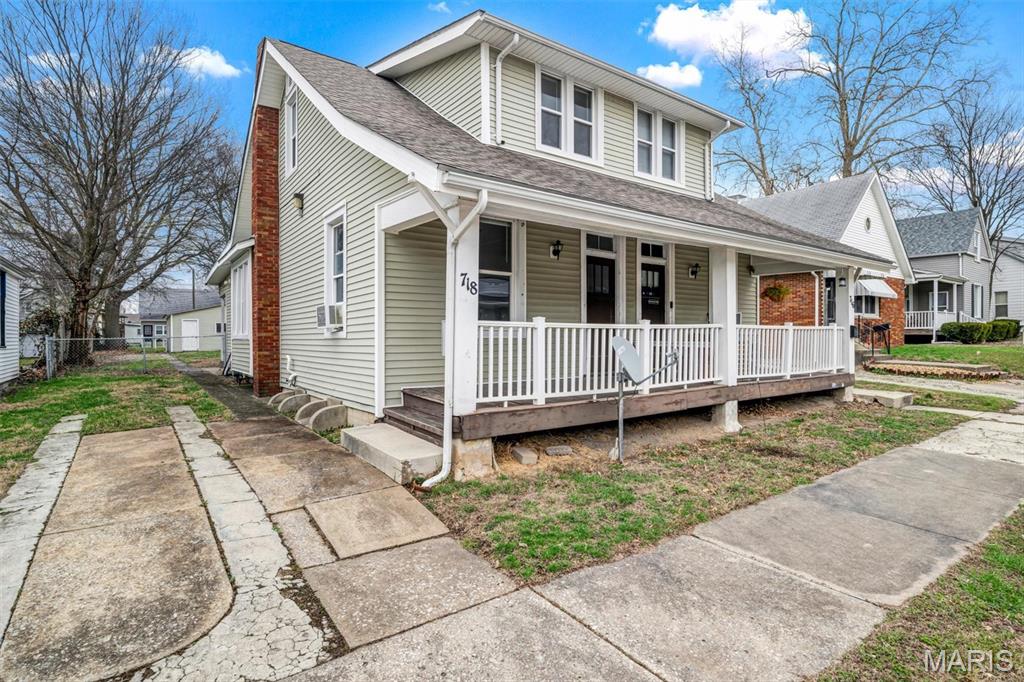 716 Bristow Street Belleville, IL 62221 - Photo 3 of 50