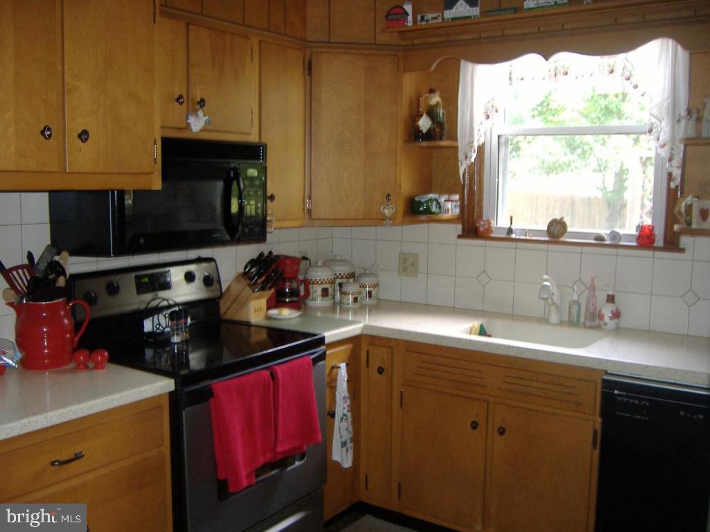 163 Akron Road Ephrata, PA 17522 - Photo 13 of 30 Gallery Image 13