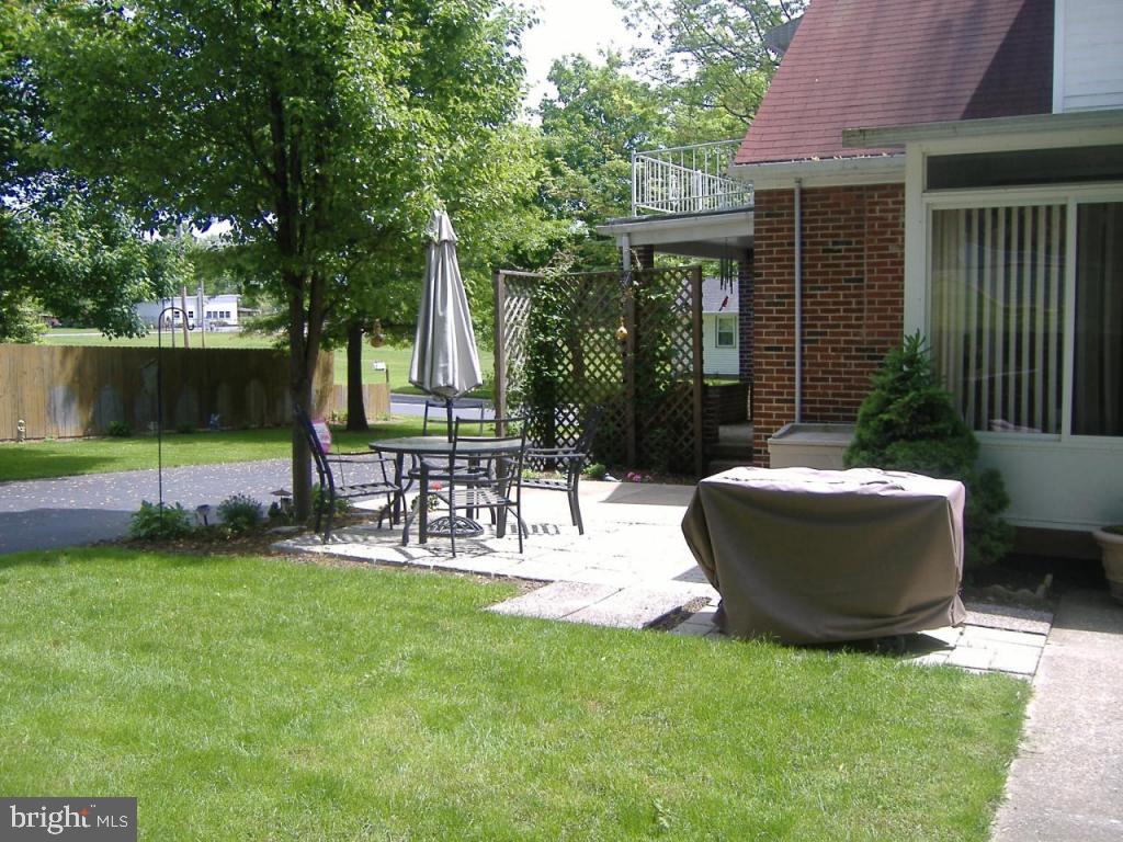 163 Akron Road Ephrata, PA 17522 - Photo 9 of 30 Gallery Image 9
