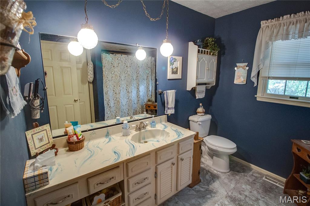 5328 Seminary Road Alton, IL 62002 - Photo 16 of 40