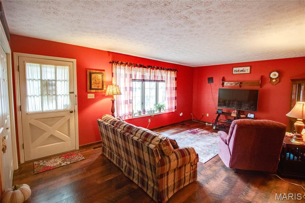 5328 Seminary Road Alton, IL 62002 - Photo 6 of 40