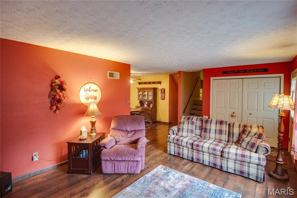 5328 Seminary Road Alton, IL 62002 - Photo 8 of 40