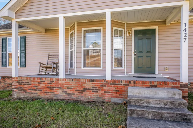 $350,000 | 1427 St Paul Road, Charlotte, TN 37036