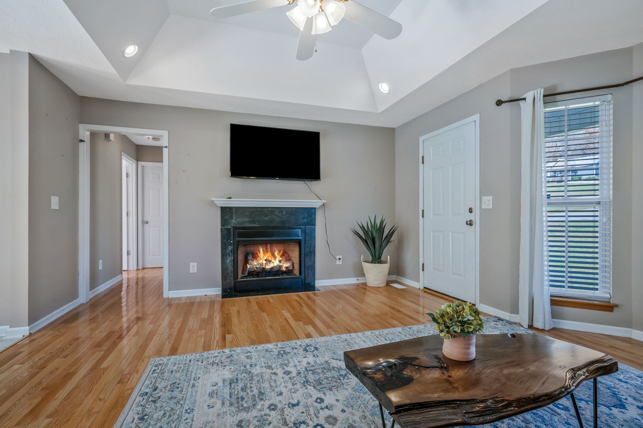 1427 St Paul Road Charlotte, TN 37036 - Photo 3 of 38