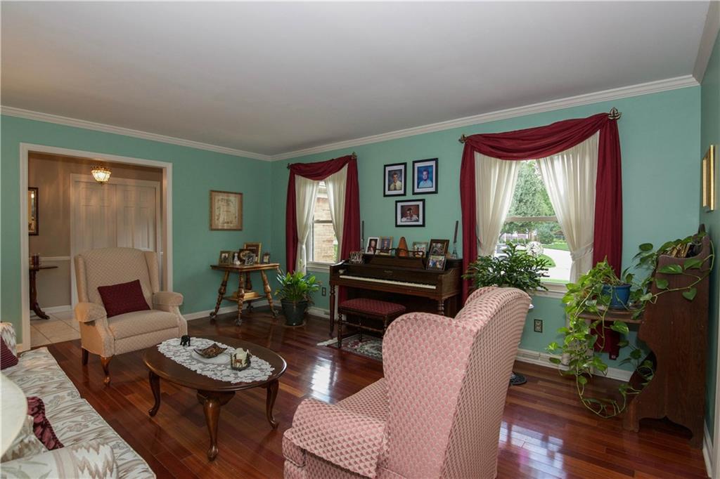 7224 Moorgate Road Indianapolis, IN 46250 - Photo 3 of 20 Gallery Image 3