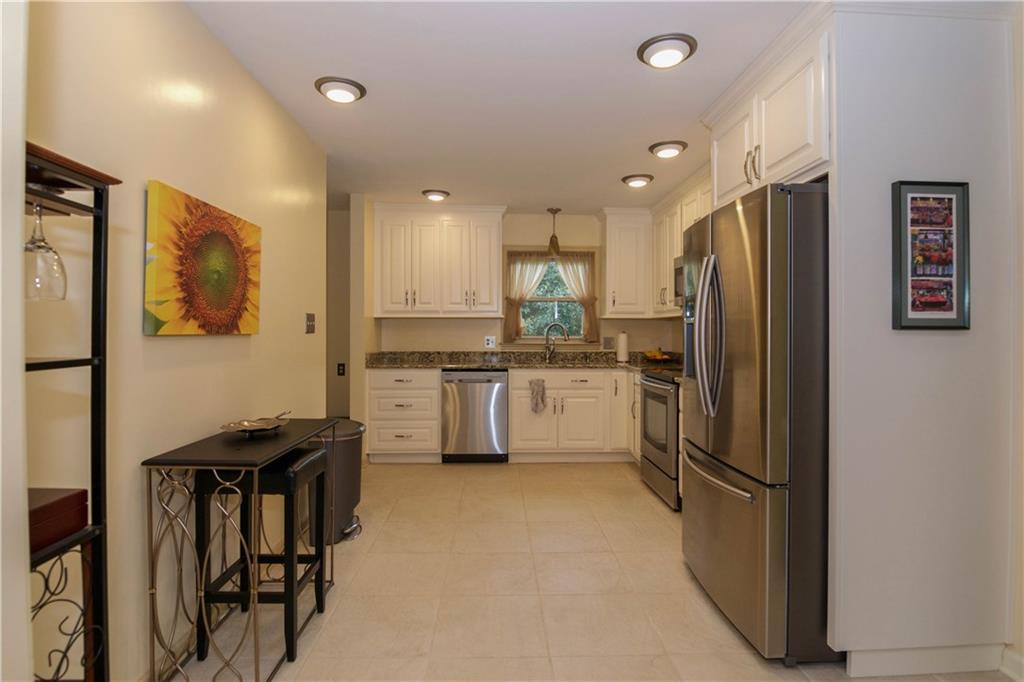 7224 Moorgate Road Indianapolis, IN 46250 - Photo 5 of 20 Gallery Image 5