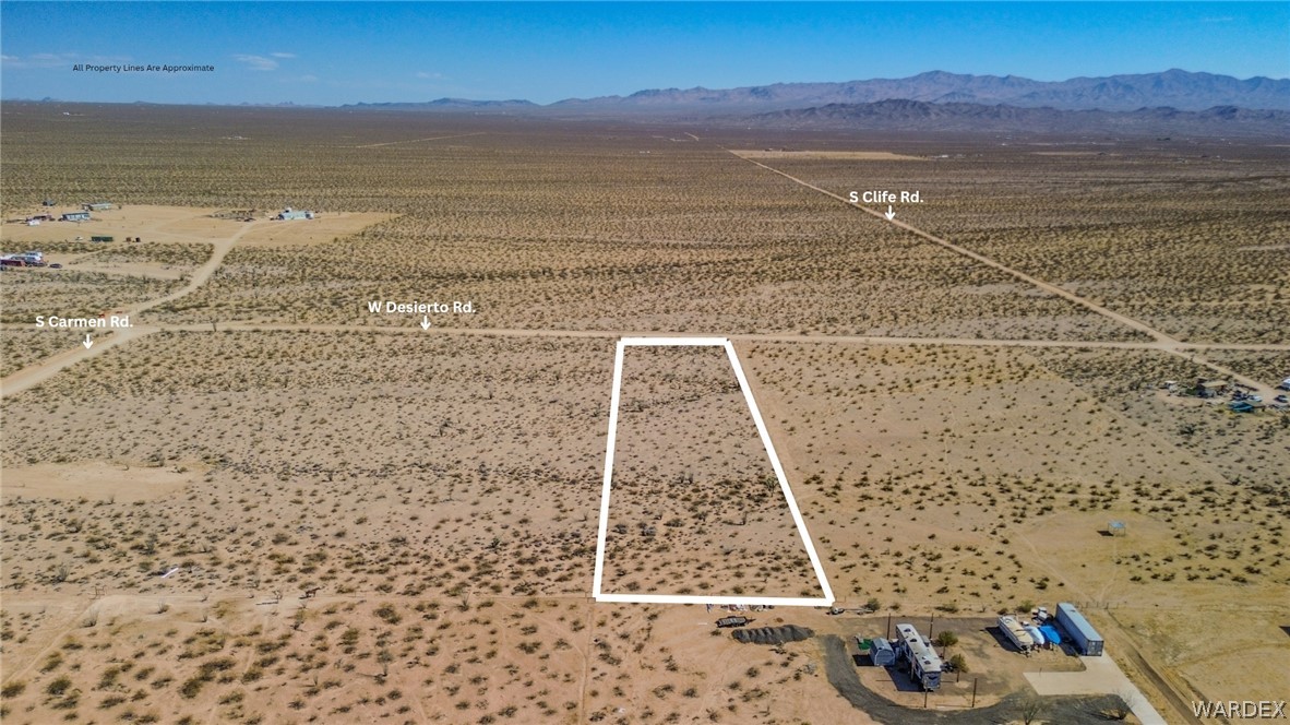 207-24-032 West Desierto Road Yucca, AZ 86438 - Photo 2 of 10