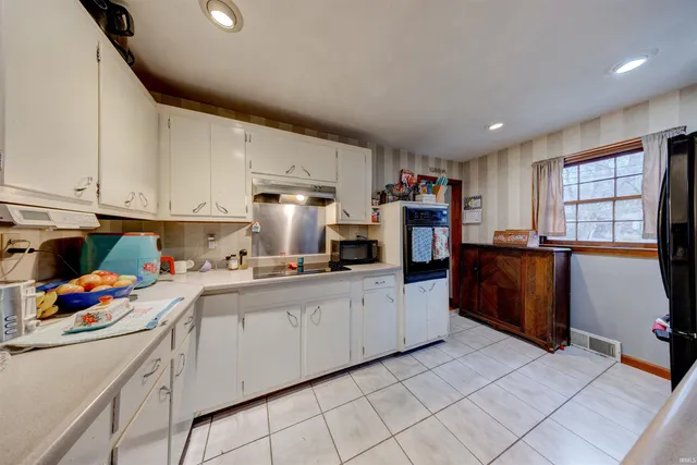 $149,000 | 1013 North Main Street, Winslow, IN 47598